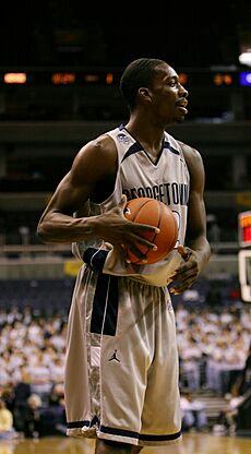 Jeff Green holding ball