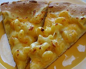 Macaroni and cheese pizza