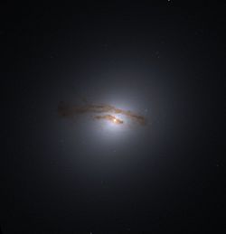 Messier 84 nucleus Hubble