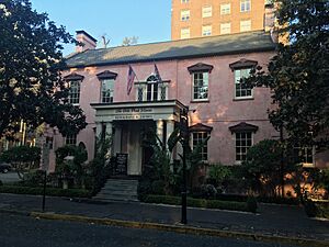 Olde Pink House