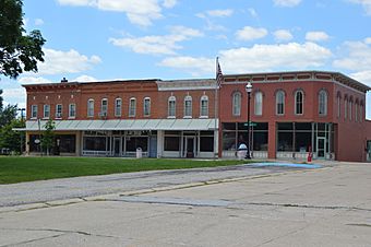 Public square in Barry, western side.jpg