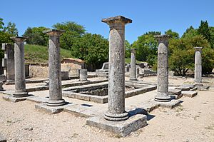 The House of the Antae, a Hellenistic-style residence with a peristyle of Tuscan columns and a basin to capture rainwater, Glanum (14616127777)