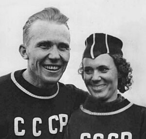 Vladimir Kuts and Nina Otkalenko 1956b.jpg