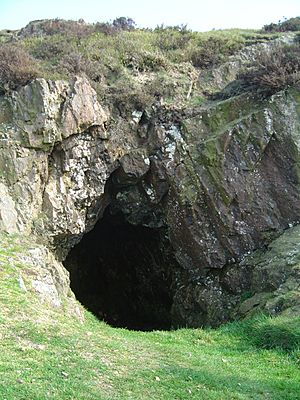 Caer Caradoc cave - 2007-04-15