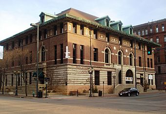 Cedar Rapids Post Office and Public Building 2.jpg