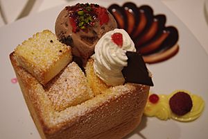 Dazzling Café - Chocolate Fantasy Honey Toast (5194822243).jpg