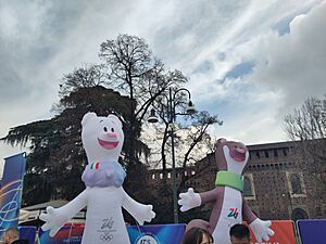 Mascottes dans la fanzone de Milan 2026