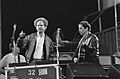 Optreden Simon and Garfunkel (links) in Feijenoordstadion, Rotterdam, Bestanddeelnr 932-2090