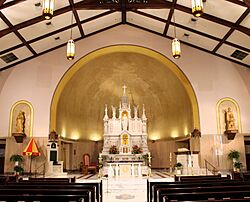 Sacred Heart - Charleston interior 01