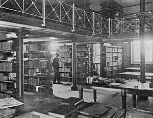 StateLibQld 1 53896 State Library of Queensland's reading room, Brisbane, 1902