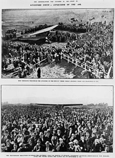 StateLibQld 2 117180 Crowd scenes at Brisbane and New Zealand, to greet Charles Kingsford Smith and his aeroplane Southern Cross, 1928