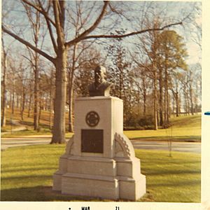 Talbot Monument Grant Park.jpg
