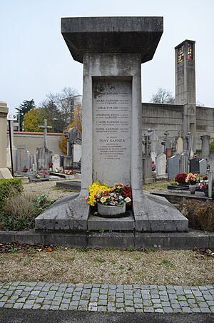 Tombe de Tony Garnier - nouveau cimetière de la Croix-Rousse (Lyon)