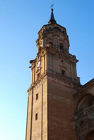 Torre de la iglesia de Murillo de Río Leza.JPG