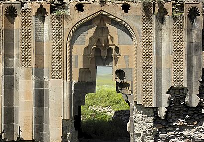 Ani Surp Arak'elots - Holy Apostles church E facade of south narthex (Muqarnas)