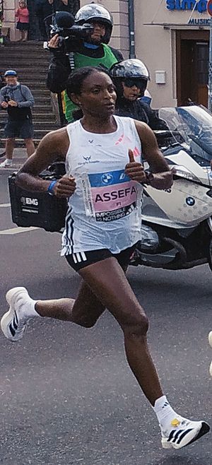 Berlin-Marathon 2023 Tigist Assefa (cropped)