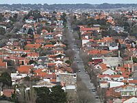 Calle Mendoza hacia el suroeste desde la torre de agua