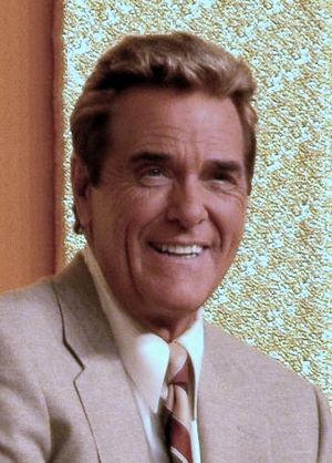 Chuck Woolery 2004 cropped.jpg