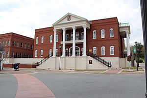 Gilmer County courthouse in Ellijay