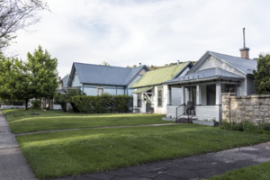 Houses in the Third Street Residential District, which includes modest cottages and bungalows as well as a number of Craftsman-style houses in Durango, Colorado LCCN2015632601