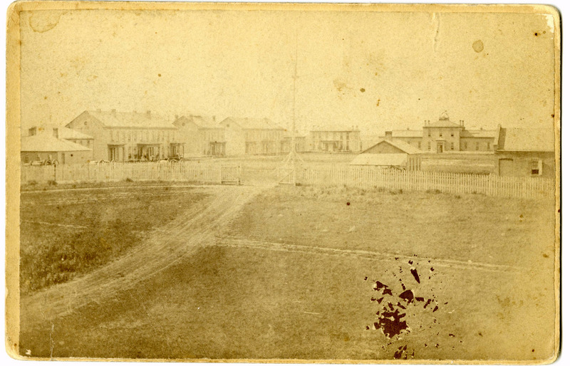 LIBI 00007 04955; AN ALBUMEN PHOTOGRAPH (MOUNTED ON CARD) OF FORT TOTTEN; PRODUCED BY UNKNOWN PHOTOGRAPHER, AND ON UNKNOWN DATE (3fcbf43078504e359e4da296316cc1ec)