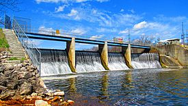 Superior Dam (Michigan).jpg