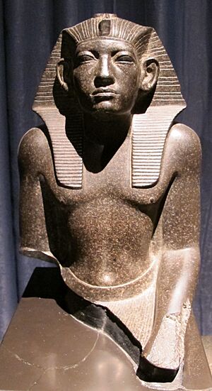 Amenemhet III, basalto, seconda metà del XIX sec. ac. 02