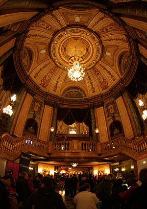 Atrium of State Theatre IMG 4687a