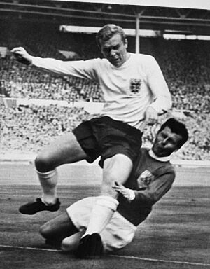 Bobby Moore vs Josef Masopust 1963