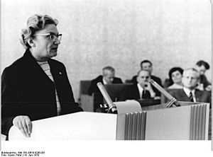 Bundesarchiv Bild 183-J0619-0208-001, Berlin, 25. DDR-Staatsratsitzung