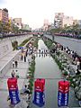 Cheonggyecheon shortly after reopening - oct 9 - 2005