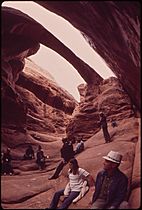 FIERY FURNACE IS AN INTRICATE MAZE OF NARROW CANYONS TOURISTS ARE GUIDED THROUGH IT BY A RANGER NATURALIST WHO... - NARA - 545581