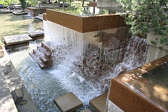 Fountain-Peavey Plaza-Minneapolis-20050927.jpg