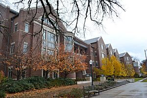 Knight Law Center (University of Oregon)