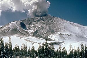 MSH80 early eruption st helens from NE 04-10-80