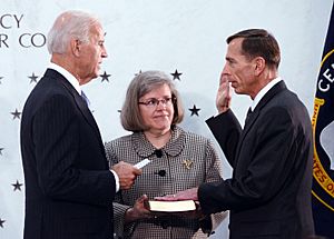 Petraeus ceremonially sworn in as CIA Director