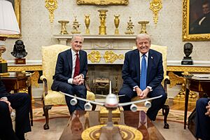 President Donald Trump poses for a photo with Prime Minister Gahr Store of Norway (54475967533)