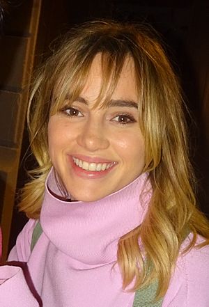 Suki Waterhouse (35450919821) (cropped - head shot).jpg