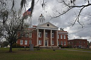 Treutlen County Courthouse in Soperton