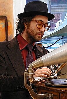 Tournage Interwiew Sean Lennon phonogalerie - 02 (cropped)