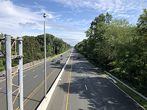 2021-08-08 16 09 17 View south along New Jersey State Route 208 from the overpass for Bergen County Route S93 (Russell Avenue) in Wyckoff Township, Bergen County, New Jersey
