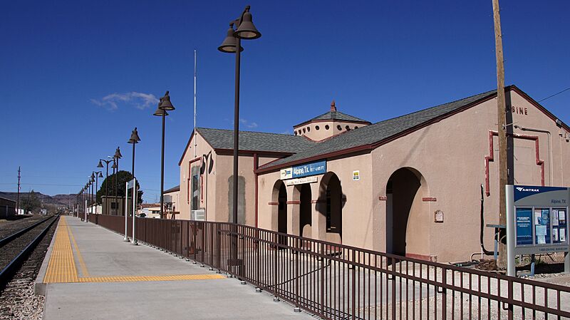 Alpine Amtrak station (13014372424)