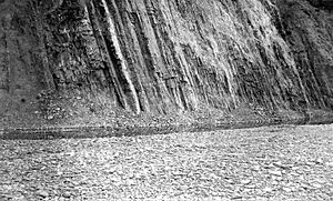 Anaktuvuk-River-cliffs-1901-USGS
