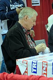 Bob Lilly signs autographs Jan 2014