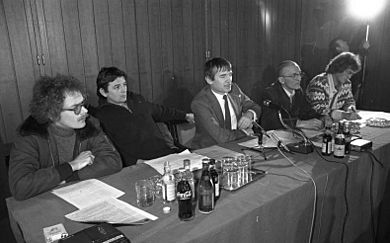 Bundesarchiv B 145 Bild-F065084-0021, Bonn, Pressekonferenz der Grünen, Bundestagswahl