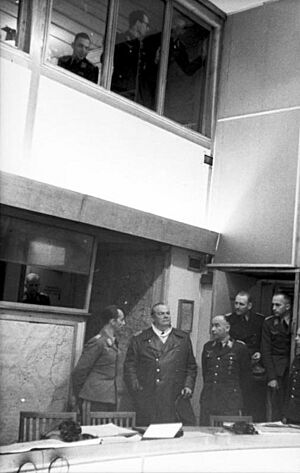 Bundesarchiv Bild 101I-493-3368-04, Hugo Sperrle bei Luftwaffen-Stab