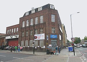 Camberwell bus garage - geograph.org.uk - 4647988