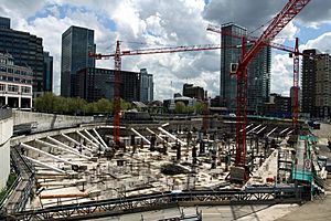 Construction of Riverside South (Canary Wharf) in London, spring 2013 (7)