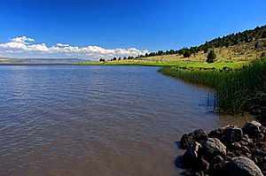 Crump Lake (Lake County, Oregon scenic images) (lakDA0135a)
