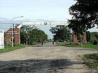 Entrada a Villa Dos Trece